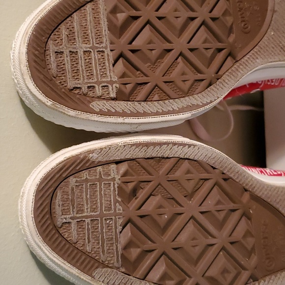 Vintage Converse Product Red low tops. Women's 8 Men's 6 - Picture 7 of 9